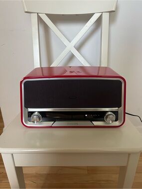 Philips Red Bluetooth Retro-Style Portable Speaker